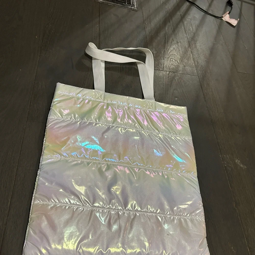 Bath & Body Works Iridescent White Puffer Tote - Picture 3 of 6